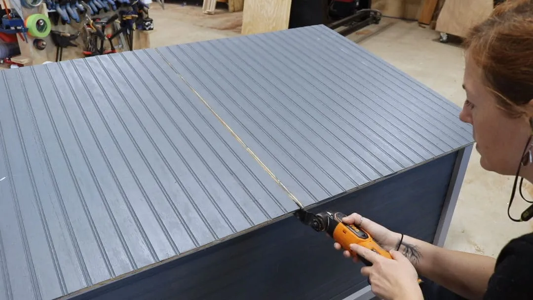 Detail of the notched roof panel for clearance