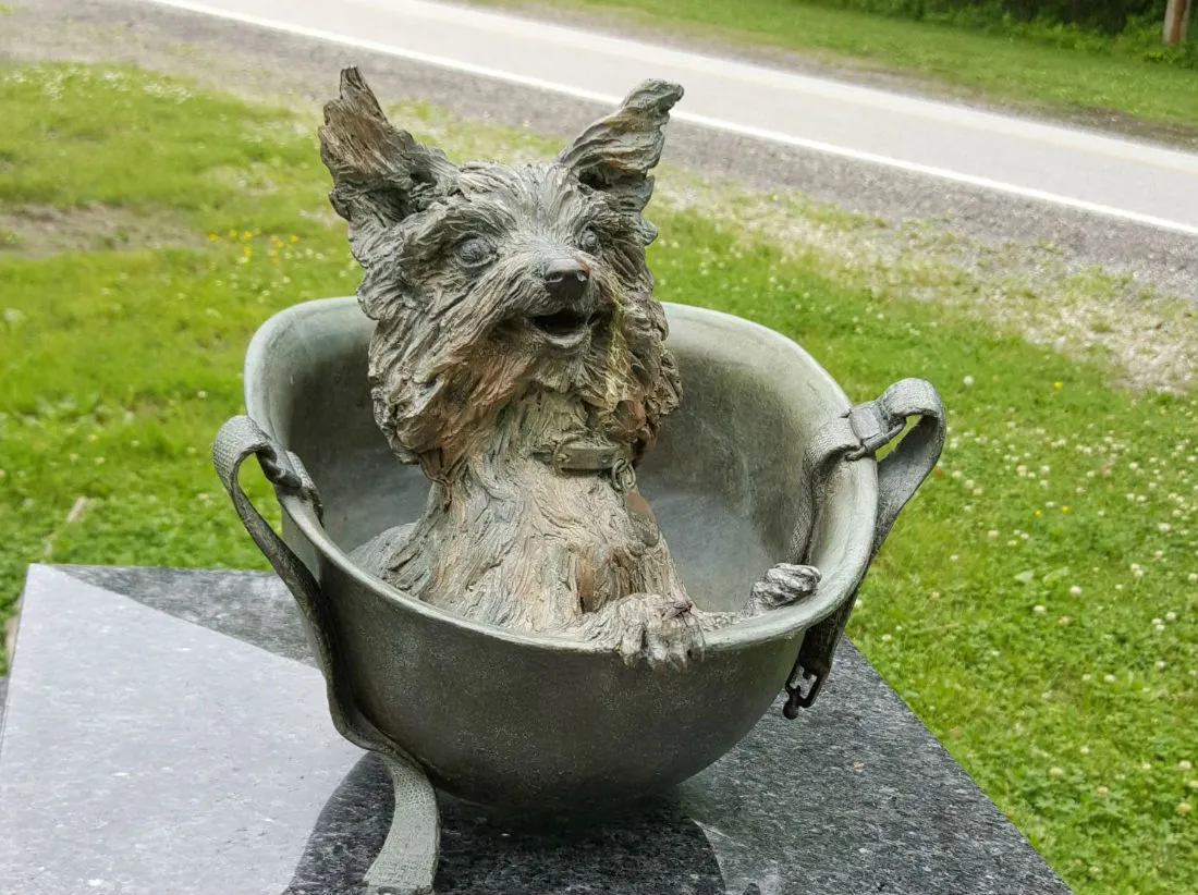 Detail view of the bronze statue of Smoky the war dog, showing the texture and artistry near Cleveland, Ohio