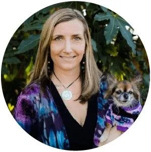 Dr Tamara Hebbler, a veterinarian discussing the neurological side effects of flea and tick medications in dogs.