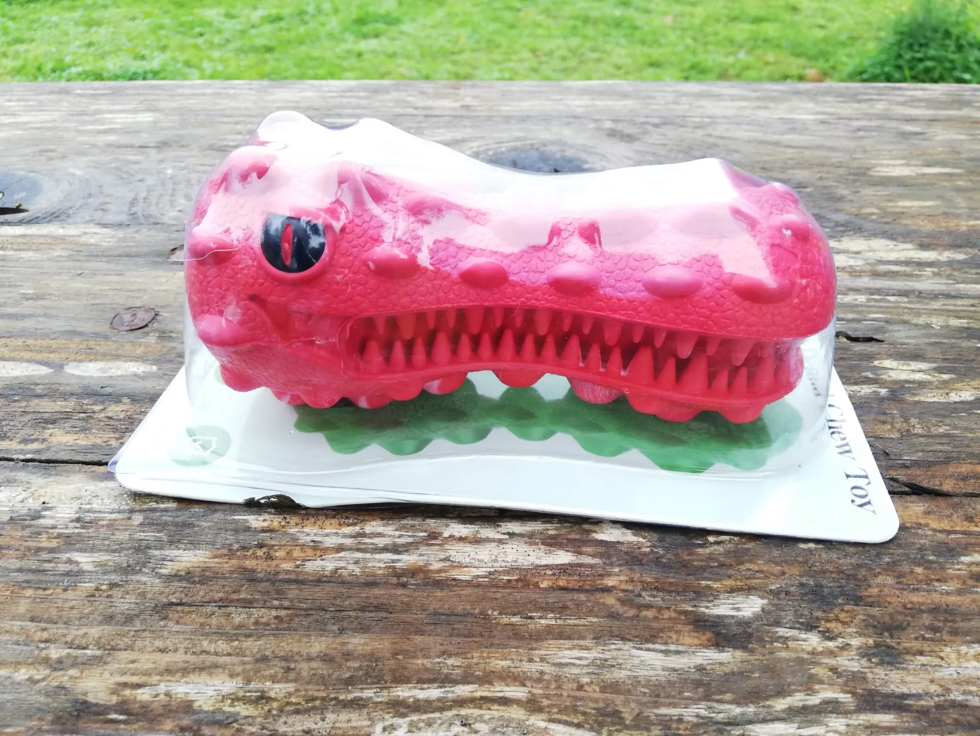 HETOO Dental Cleaning Toy, a red rubber dog toy