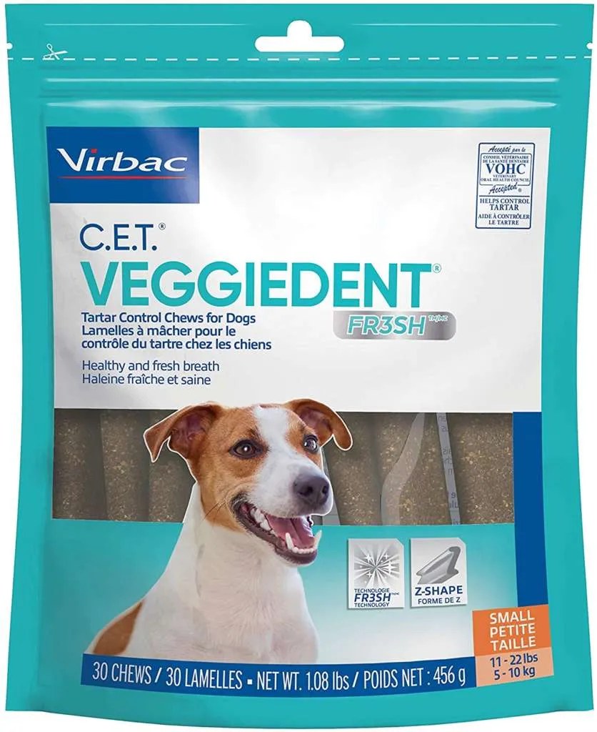 Package of Virbac C.E.T. VEGGIEDENT FR3SH Z-shaped dental chews, ideal for dogs with food sensitivities and bad breath.