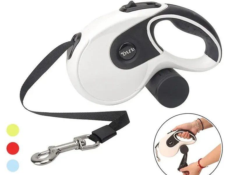 Ret retractable 5M Dog Leash with integrated poop bag dispenser, showcasing convenience for dog owners.