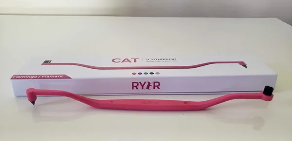 RYERCAT Dual-Sided Cat Toothbrush featuring a polishing brush and food particle pick