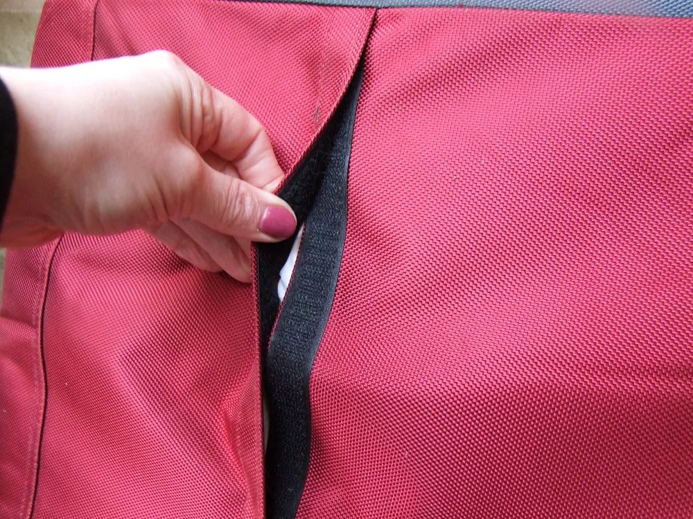 Velcro fastening allowing access to the foam core of a Scruffs pet bed