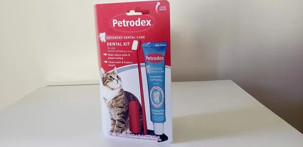 Sentry Petrodex Veterinary Strength Enzymatic Dental Kit contents