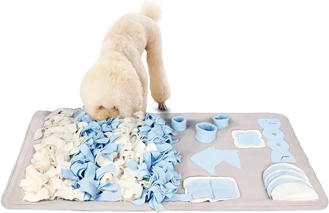 Stellaire Chern snuffle mat for dogs, designed to stimulate natural foraging instincts with multiple fabric layers
