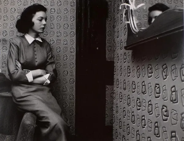 Garry Winogrand, New York, 1954; Courtesy Black Dog Collection