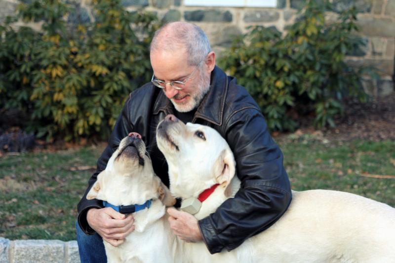 Heartwarming book cover of Marley & Me