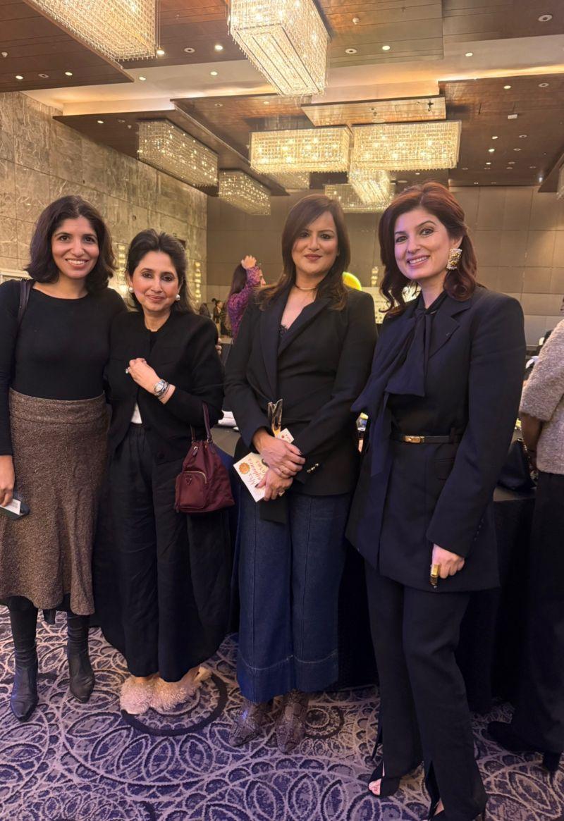 A detailed alt-text describing the construction of the Trojan Horse, capturing the essence of the story behind the Trojan horse.